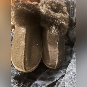 LC Lauren Conrad Black Fuzzy Slippers